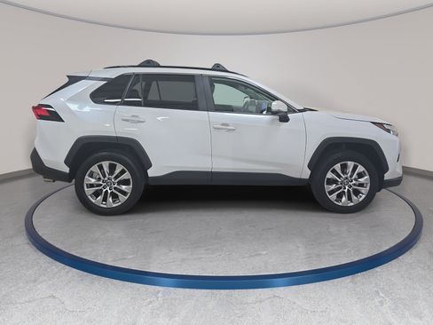 Used 2025 Toyota RAV4 XLE Premium w/ Weather Package AWD/4WD image 5
