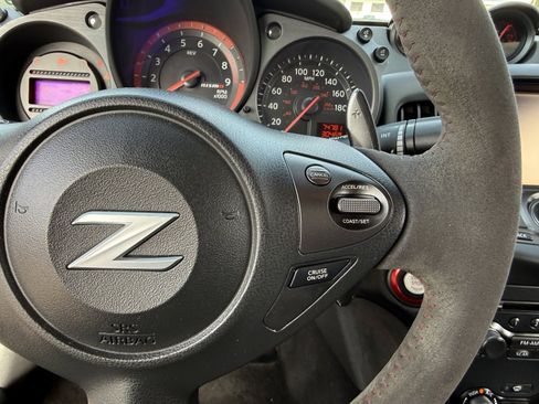 Used 2017 Nissan 370Z NISMO image 25