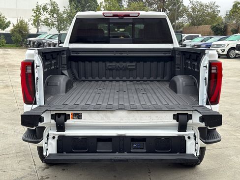 New 2026 GMC Sierra 2500 Denali Ultimate w/ Max Trailering Package image 9