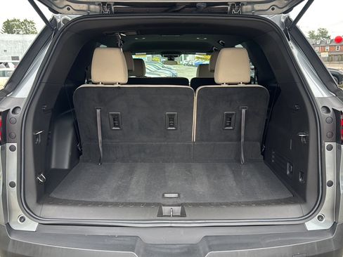 Used 2023 Chevrolet Traverse LS image 33