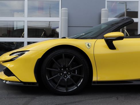 Used 2022 Ferrari SF90 Spider AWD/4WD image 11