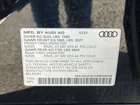 Used 2024 Audi Q8 e-tron Premium Plus AWD/4WD image 27