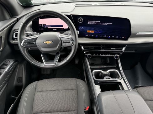 Used 2024 Chevrolet Traverse LT FWD image 14
