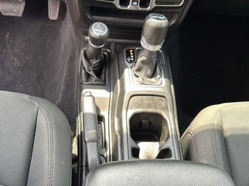 Used 2020 Jeep Wrangler Unlimited Sport S AWD/4WD image 21