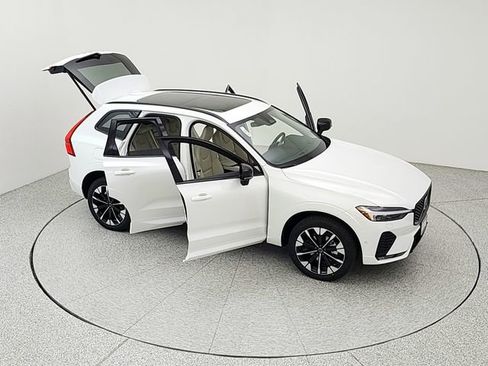 New 2026 Volvo XC90 T8 Plus w/ Protection Package AWD/4WD image 46