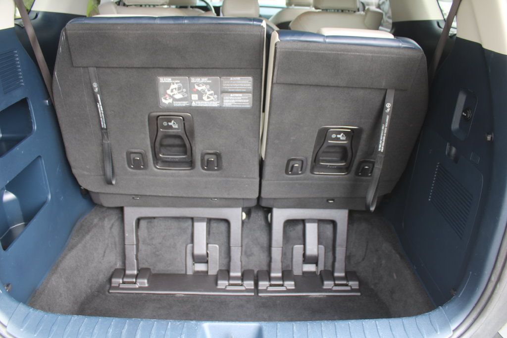 Certified 2025 Kia Carnival EX FWD image 13