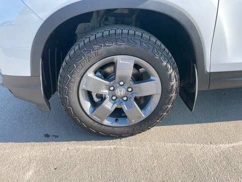 Used 2025 Honda Ridgeline TrailSport image 29