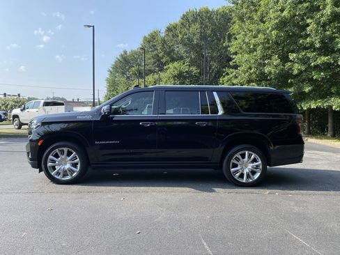 Used 2023 Chevrolet Suburban High Country w/ Premium Package RWD image 6