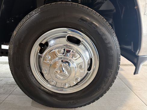 Used 2024 RAM 3500 Tradesman w/ Chrome Appearance Group image 9