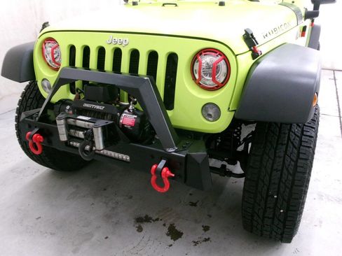 Used 2017 Jeep Wrangler Unlimited Rubicon w/ Cold Weather Group image 11