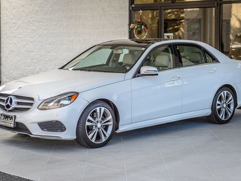 Used 2016 Mercedes-Benz E 350 Sedan w/ Premium Package image 6