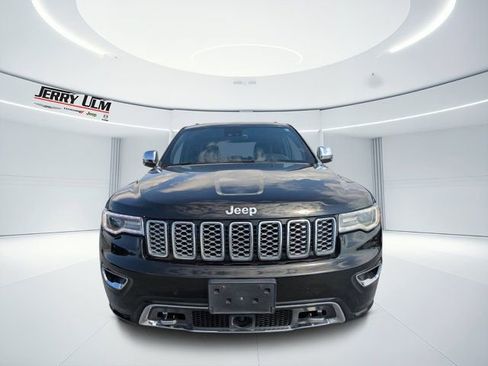 Used 2017 Jeep Grand Cherokee Overland w/ Jeep Active Safety Group image 7