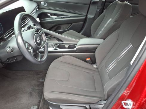 Used 2023 Hyundai Elantra SEL w/ Convenience Package FWD image 7