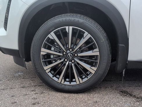 New 2026 Nissan Pathfinder Platinum AWD/4WD image 13