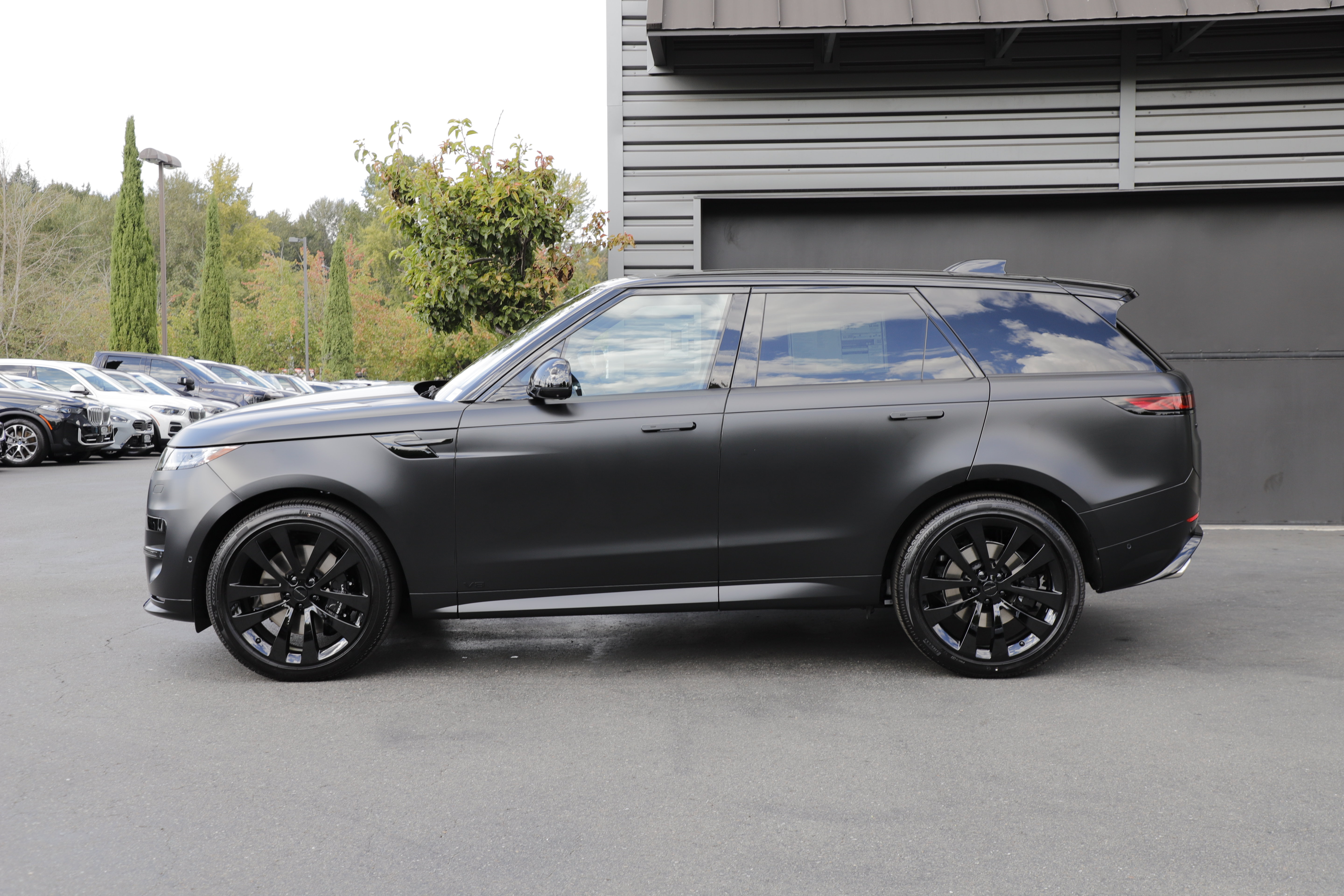New 2026 Land Rover Range Rover Sport Dynamic SE AWD/4WD image 6
