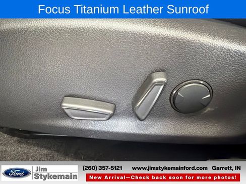 Used 2017 Ford Focus Titanium w/ Titanium Technology Package FWD image 14