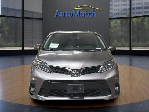 Used 2020 Toyota Sienna SE Premium AWD/4WD image 3