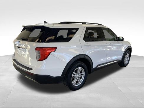 Used 2023 Ford Explorer XLT w/ Equipment Group 202A AWD/4WD image 9