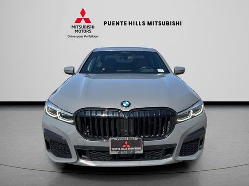 Used 2021 BMW 750i xDrive w/ Luxury Rear Seating Package AWD/4WD image 2