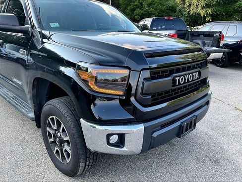 Used 2014 Toyota Tundra SR5 w/ TRD Off Road Package AWD/4WD image 8