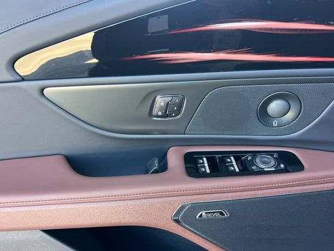 New 2026 Lincoln Nautilus Reserve w/ Jet Appearance Package AWD/4WD image 8