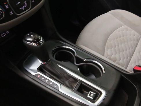 Used 2020 Chevrolet Equinox LT image 11