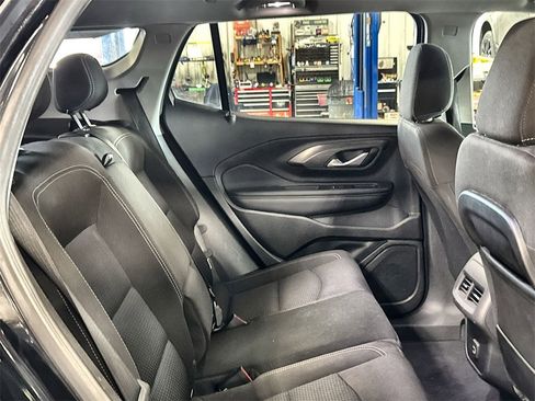 Used 2024 GMC Terrain SLE image 29