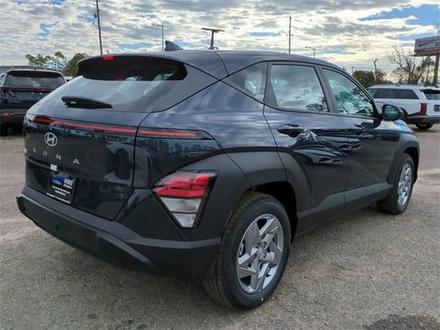New 2026 Hyundai Kona SE image 5