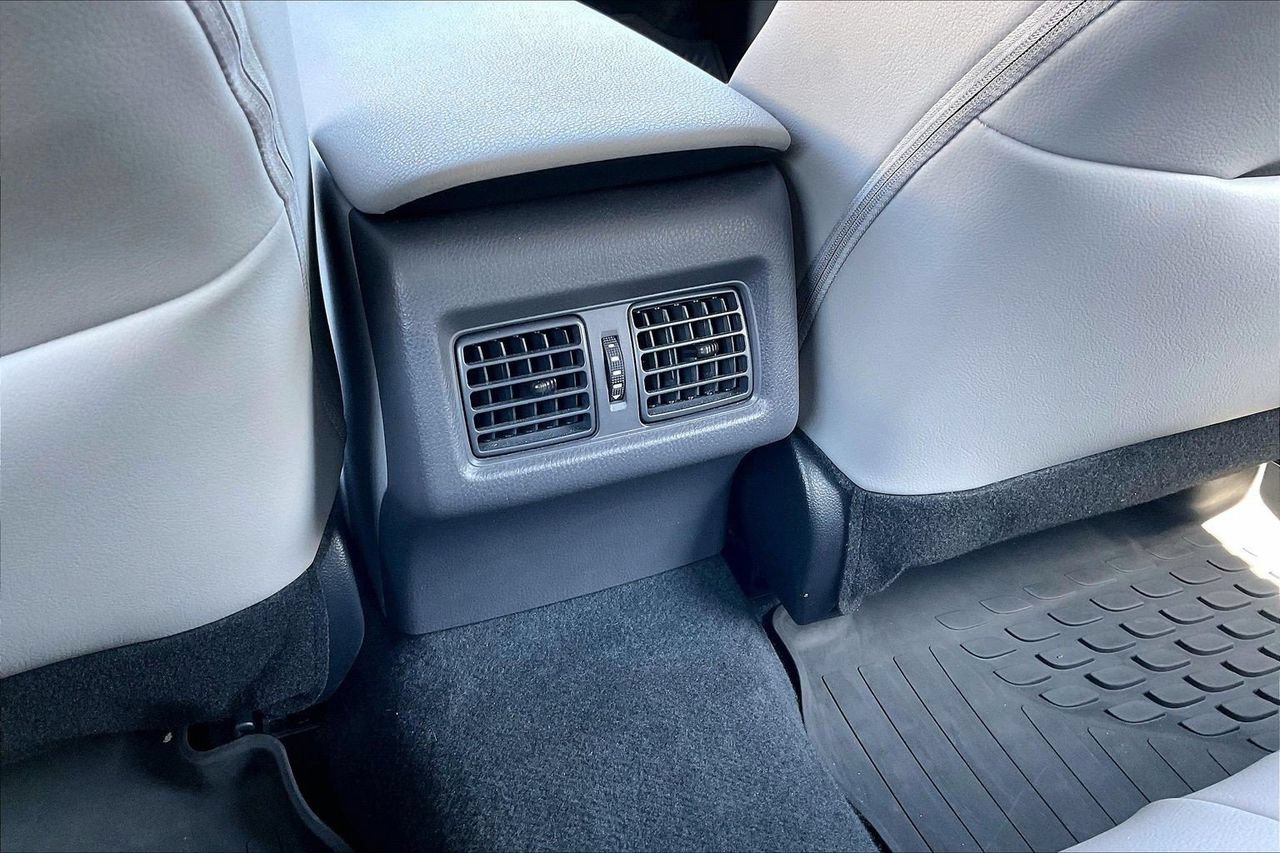 Used 2024 Toyota Camry SE w/ Audio Upgrade Package FWD image 16