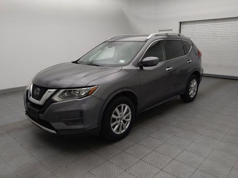 Used 2020 Nissan Rogue SV FWD image 2