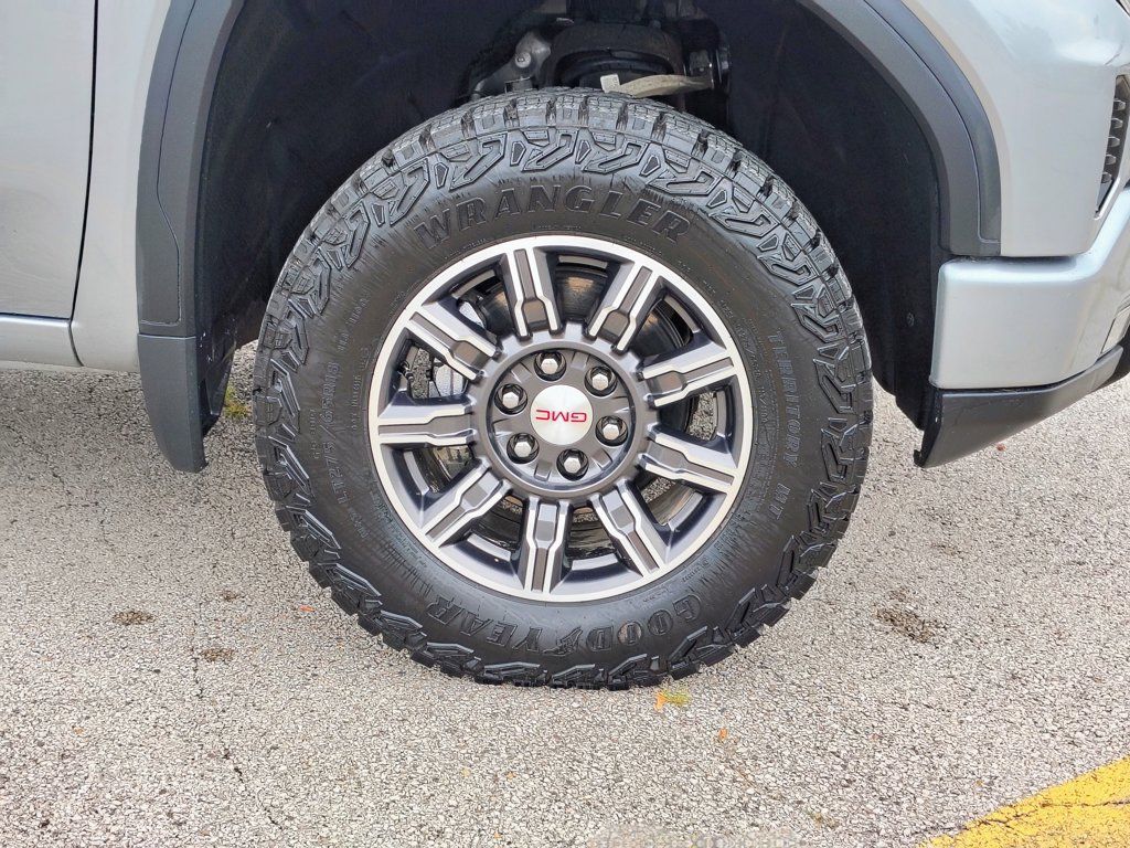 Used 2025 GMC Sierra 1500 AT4 AWD/4WD image 13