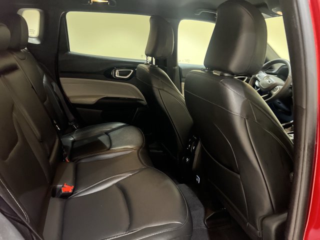 Used 2025 Jeep Compass Limited AWD/4WD image 23