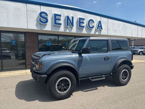 Certified 2023 Ford Bronco Badlands w/ Sasquatch Package AWD/4WD image 1