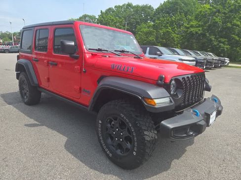 Used 2023 Jeep Wrangler Unlimited w/ Cold Weather Group AWD/4WD image 2