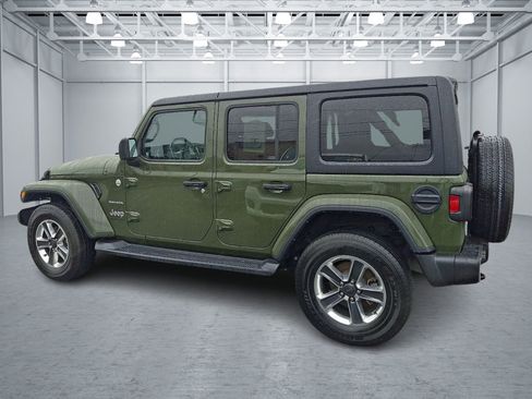 Used 2023 Jeep Wrangler Unlimited Sahara w/ Cold Weather Group AWD/4WD image 2