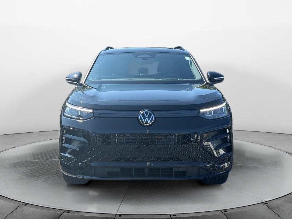 New 2026 Volkswagen Tiguan SE R-Line AWD/4WD image 2