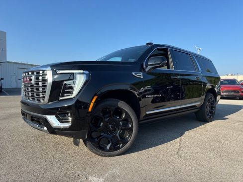 New 2026 GMC Yukon XL Denali w/ Denali Reserve Package AWD/4WD image 1