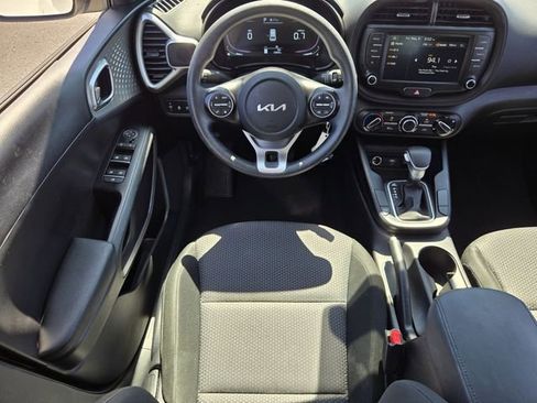 Used 2023 Kia Soul LX FWD image 12