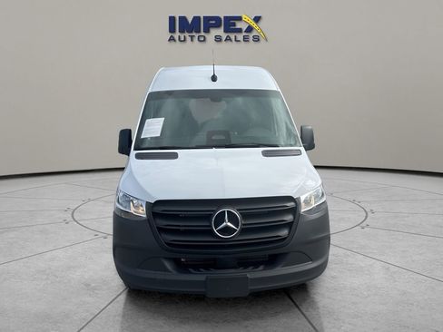 Used 2025 Mercedes-Benz Sprinter 2500 image 8