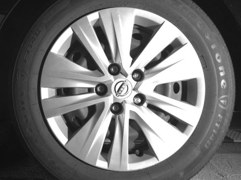 Used 2025 Nissan Sentra S FWD image 14