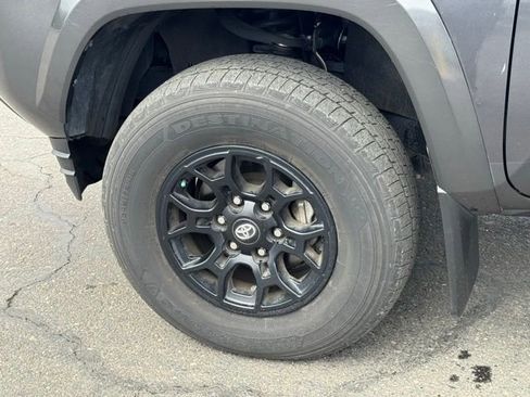 Used 2022 Toyota Tacoma SR5 AWD/4WD image 56