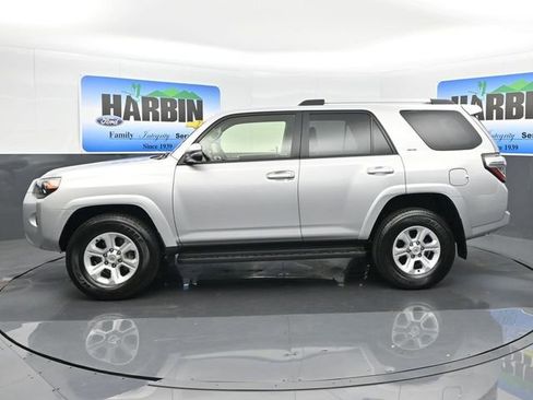 Used 2024 Toyota 4Runner SR5 Premium image 2