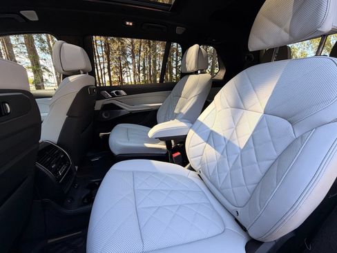 New 2027 BMW X7 xDrive40i w/ M Sport Package AWD/4WD image 14