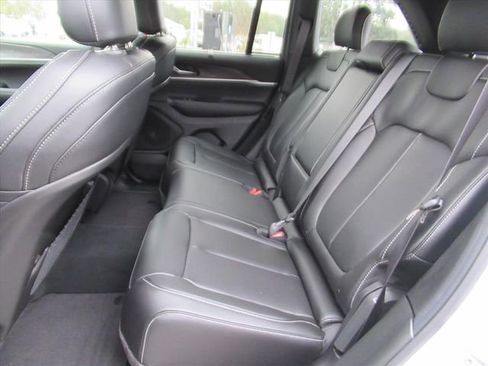 New 2025 Jeep Grand Cherokee Limited w/ Luxury Tech Group II image 29