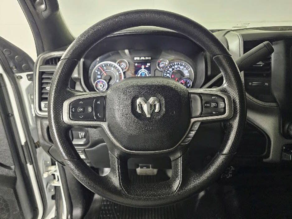 Used 2024 RAM 2500 Tradesman w/ Chrome Appearance Group AWD/4WD image 13
