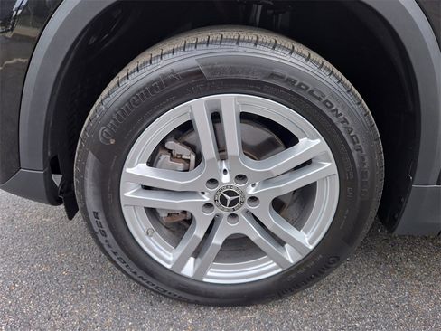 Certified 2023 Mercedes-Benz GLA 250 4MATIC w/ Premium Package image 9