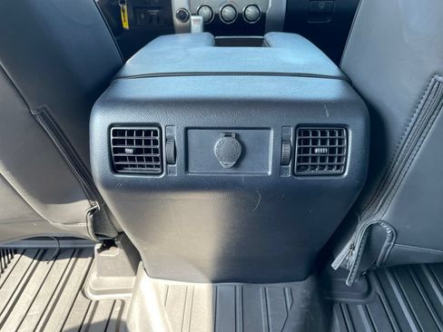 Used 2018 Toyota Tundra SR5 w/ SR5 Upgrade Package AWD/4WD image 34