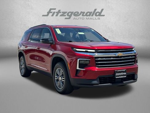 Used 2026 Chevrolet Traverse LT AWD/4WD image 1