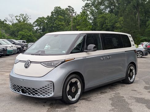 Used 2025 Volkswagen ID. Buzz Pro S Plus RWD image 5