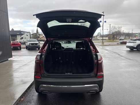 Used 2021 Jeep Cherokee Limited w/ Elite Package image 8